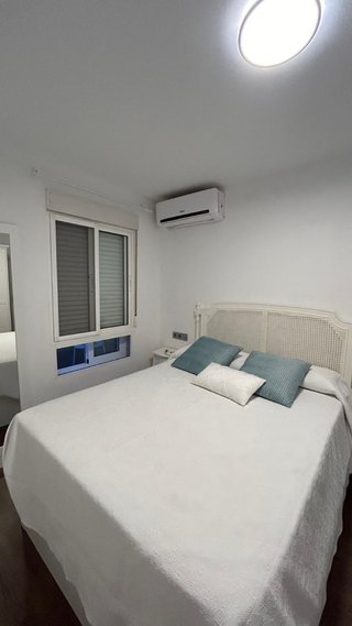 Cabecero de Cama de Madera y Ratán