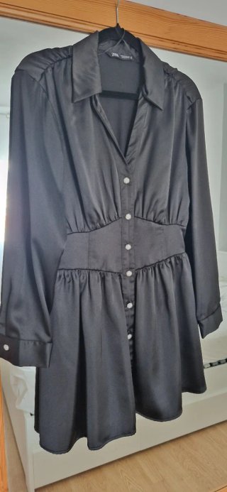 Vestido negro Zara