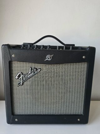 Amplificador Fender Mustang I