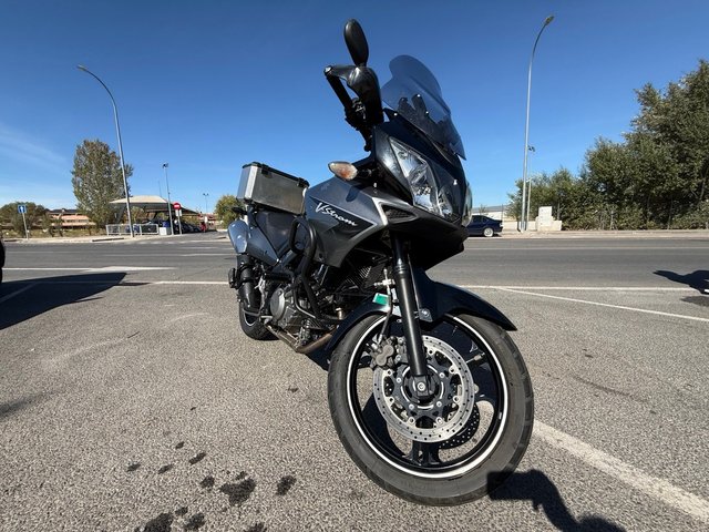 SUZUKI V-STROM DL650 2007 – SOLO 20.000 KM