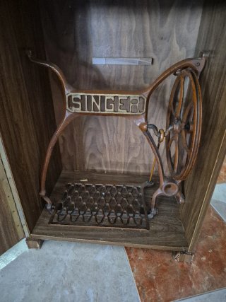 Pié antiguo de Máquina de Coser Antigua SINGER