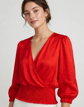 Blusa de satén roja