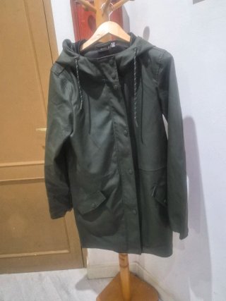 Chubasquero Verde Oliva Vero Moda