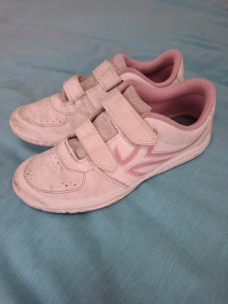 Zapatillas Blancas y Rosas