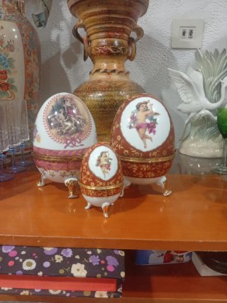 Set di 3 Uova Decorative in Porcellana