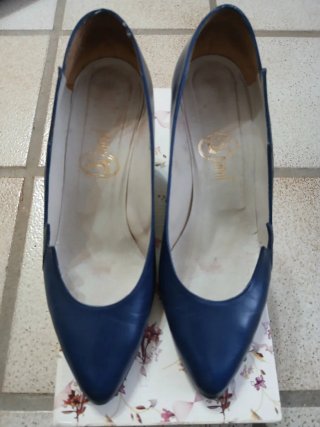 Zapatos de vestir tipo salón azules