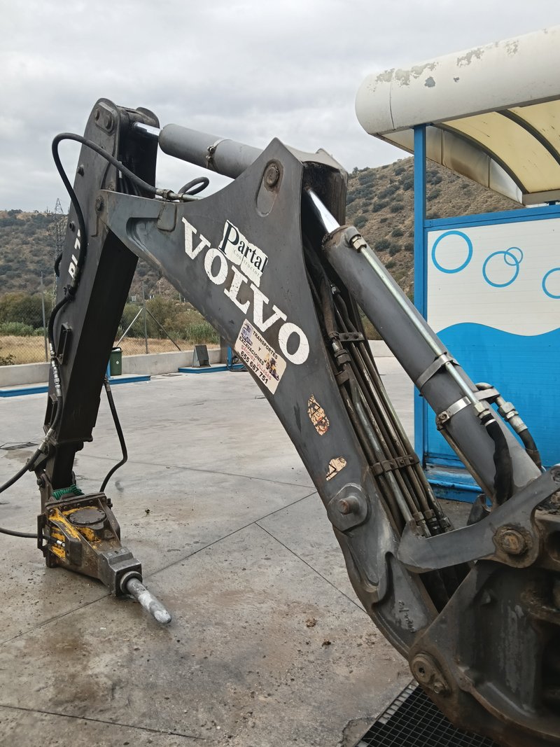 Volvo EX60 2004