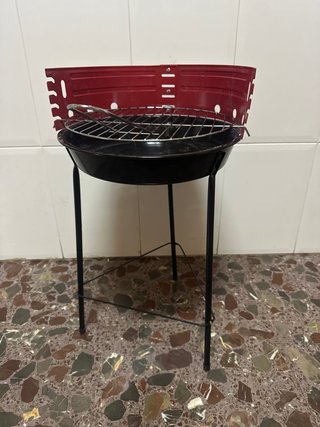 Barbacoa pequeña de metal