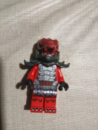 Minifigura LEGO Ninjago Dragonian Warrior