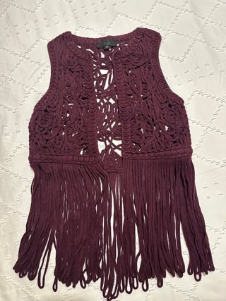 Chaleco Zara Burdeos con Flecos
