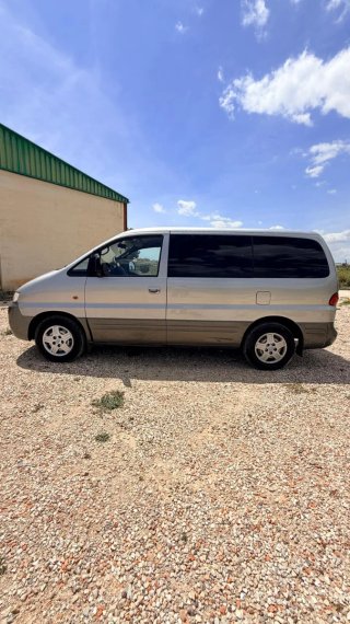 Hyundai H-1 2002