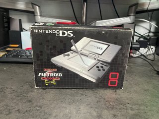 Caja Nintendo DS Metroid Prime Hunters Demo