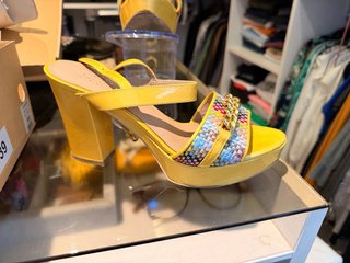 Sandalias PRÜNE Amarillas