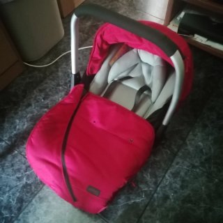Portabebés y silla de coche reclinable Playxtrem