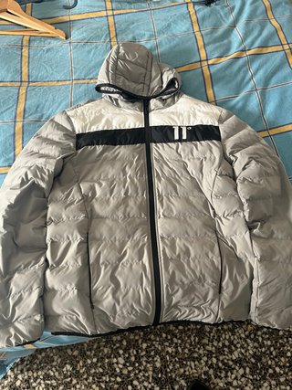 Chaqueta 11 Degrees Gris y Blanca