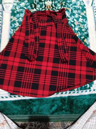 Vestido de cuadros rojo y negro