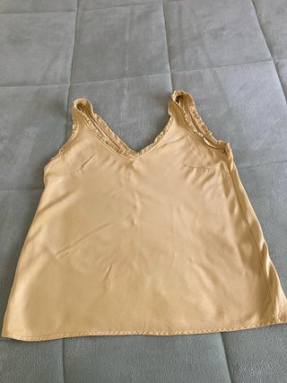 Top de tirantes amarillo Algo Bonito