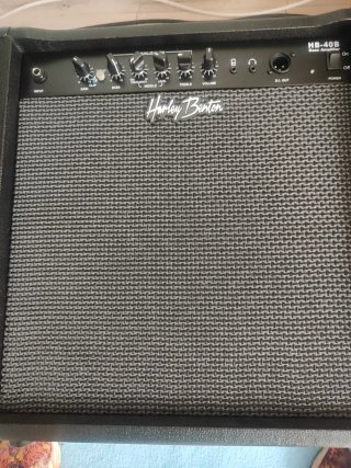 Amplificador de Bajo Harley Benton HB-40B