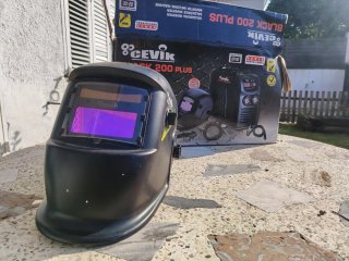 Soldador Inverter Cevik Black 200 Plus y Máscara