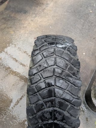 Neumático 265/70 R16