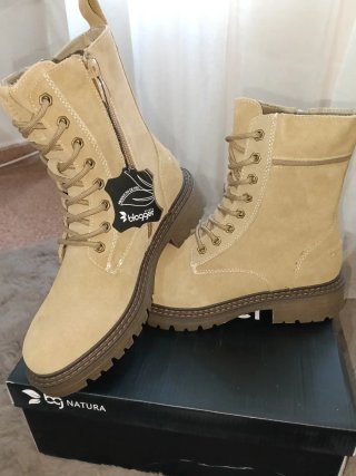 Botines Blogger Beige con Cordones de Piel