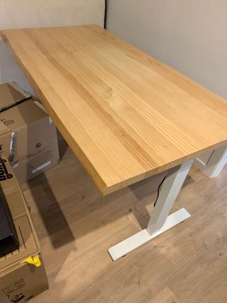 Escritorio Elevable con Tablero de Madera