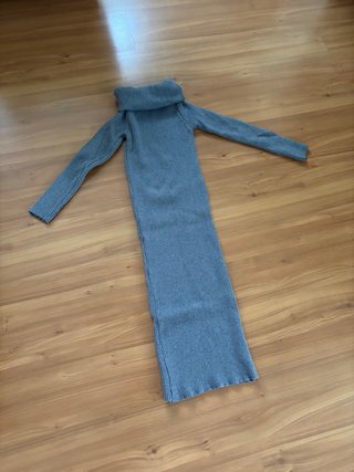 Vestido largo gris de punto