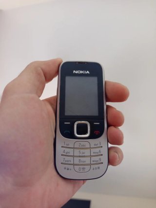 Nokia 2330c-2 RM-512 para piezas