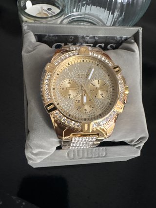 Reloj Guess Dorado