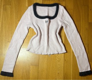 Blusa de manga larga rosa y negra