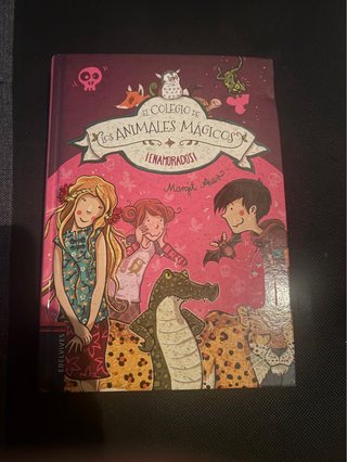 ¡Enamorados!El colegio de los animales mágicos,