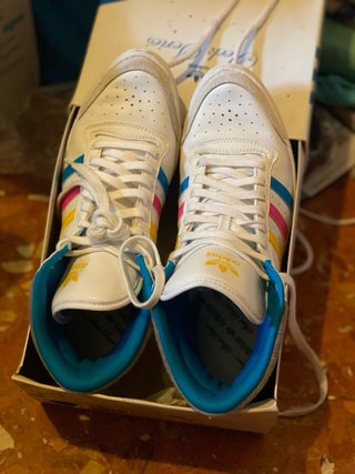 Zapatillas adidas Edición Especial T.40