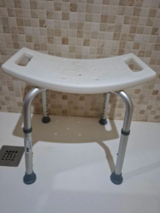 Silla baño o ducha. Asiento regulable.