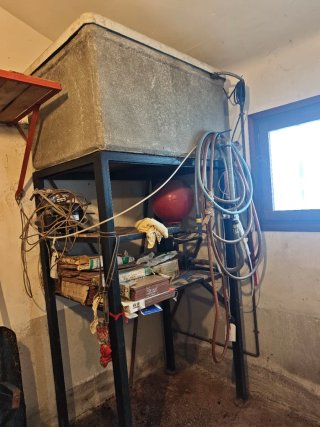 Depósito de Agua con Bomba Grundfos