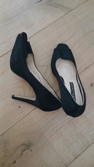 Zapatos de tacón Lorena Carreras negros