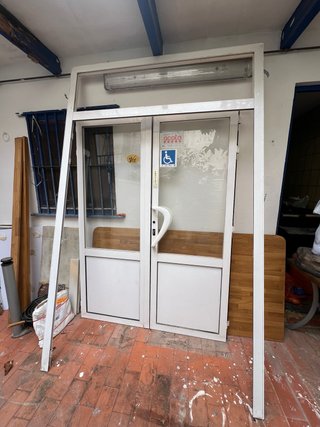 Puertas Dobles de Aluminio con Marco
