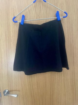 Falda corta negra de vuelo Terranova