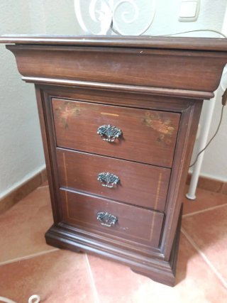 Mesitas de noche de madera