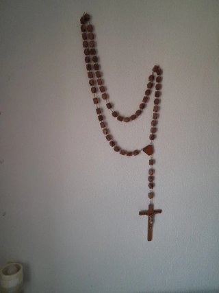 Rosario de pared de madera