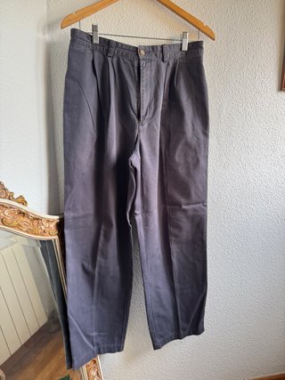 Pantalón chino gris
