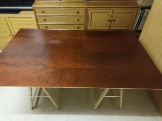 Superficie de Mesa en Madera de Cerezo