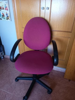 Silla de oficina rosa