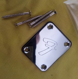 Placa Unión Mástil Guitarra Bajo Logo Fender nueva