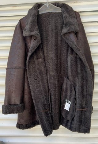Chaquetón con borreguito marrón
