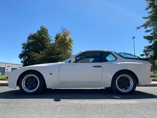 Porsche 944