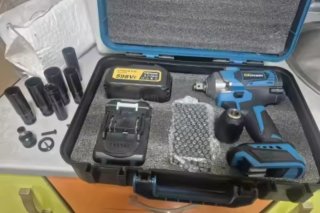 Llave de impacto inalámbrica con maletín