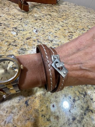 Pulsera de cuero Carolina Herrera