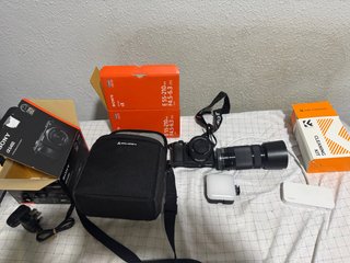 Sony A6400 con 2 Objetivos y Accesorios