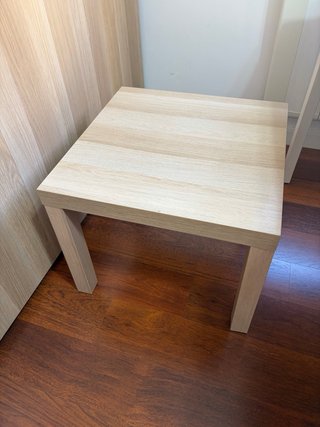 Mesa pequeña Ikea efecto madera