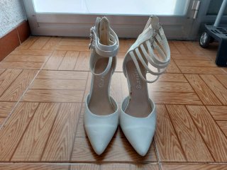 Zapatos blancos de tacón número 37